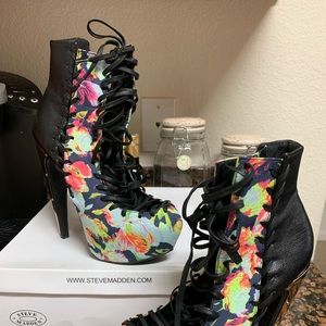 Woman’s Steven Madden